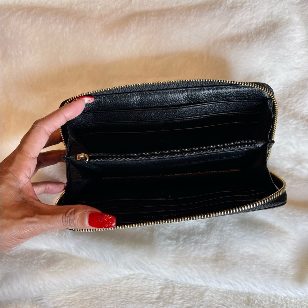 ❌❌❌❌Sold❌❌❌Authentic Michael Kors Wallet - Picture 4 of 8